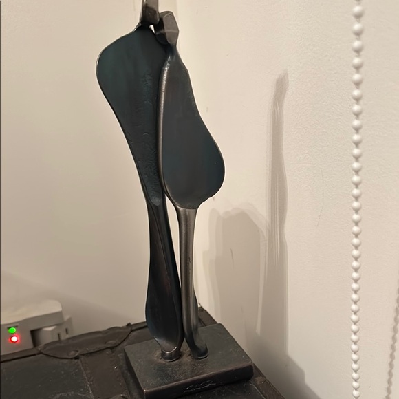 Abstract Black Sculpture - Picture 1 of 1